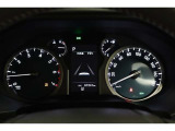 マルチインフォメーションディスプレイ付きのメーターです!エコ運転へ導く多彩な情報を表示してくれます。