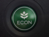 エンジン、エアコンなどを制御し低燃費な『ECONモード』に、また走りを楽しみたいとき、空調など快適性を重視したいときにはスイッチOFFで通常モードに切り替えができます!
