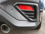 RAB(後退時ブレーキアシスト)搭載車両 後退時、車体後部に装着されたソナーセンサーが障害物を検知。衝突回避または被害を軽減します。