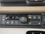 【オートエアコン】オートエアコンで快適な車内!温度や風量を自動調整し、理想の車内環境を保ちます。煩わしさのない快適なドライブを楽しみましょう。