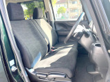 運転席シート廻りは使用感も少なく、良好な状態となっています。前オーナー様が丁寧に使っていたことがよくわかりますね。