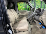 運転席シート廻りは使用感も少なく、良好な状態となっています。丁寧に使われていたことがよくわかりますね。