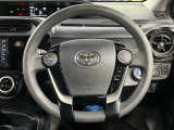インテリアに合わせたデザインのステアリングは、運転される方のことも考え、運転しやすい形状、大きさです。是非一度、実際に触ってお確かめください。