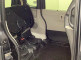 ★チップアップ&ダイブダウン機能付き【ULTR SEAT】は後席座面を左右分割で跳ね上げることができます☆トランクで積載できない背の高い荷物をラクラク収納できます。ホンダ車ならではの人気装備です♪