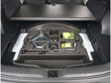 【パンク修理キット】車の軽量化や無駄を無くす為、応急タイヤパンクキットが搭載されています。
