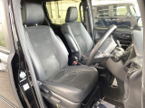 運転席シート廻りは使用感も少なく、良好な状態となっています。前オーナー様が丁寧に使っていたことがよくわかりますね。
