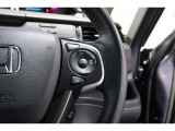 Hondaセンシングの機能のひとつ、アダプティブクルーズコントロール付!アクセルから足を離しても設定したスピードと前車との車間を保ち走行してくれます!車線維持もアシスト☆高速道路で疲労軽減ですね☆