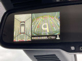 【アラウンドビューモニター】車両周辺をモニターで確認できて、駐車が苦手な人でもスムーズに駐車できます