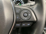 前方の車との車間を設定し、スピードを上げたり緩めたりを自動で行ってくれる追尾式の「レーダークルーズ」。上級装備の一つです!高級車にしかつかない嬉しい機能です。