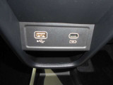 充電用USBジャック装備です☆