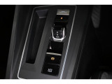 DSGトランスミッション搭載。2つのクラッチを持ち、切れ目のない滑らかな加速を実現します。