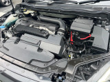【T5エンジン(2.0L直列4気筒直噴ターボエンジン)】排気量を抑えながら、力強いパワーを発揮するまったく新しいボルボのエンジン。ゆとりあるドライビングプレジャーと心地よいドライビングフィールも実現。