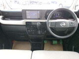 操作しやすい運転席廻り!操作パネルも使いやすい!!ドライブが楽しくなります!