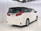 沢山乗れるのがこの車の魅力!2台で移動しないと・・・なんて時もこの車なら1台で!大活躍です♪