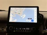 いまや必須装備「ナビゲーション」搭載!知らない場所にスイスイッとドライブ。もう、これなしではハンドルを握れませんね!でも運転中の操作は危険ですのでご注意ですね☆