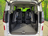 普段のお買い物や通勤、送迎等に十分な荷室スペースを確保しております。セカンドシートを倒すと、大きな荷物の積載も可能です♪
