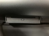 Bluetooth接続に対応 AM.FMラジオ DVD再生機能付きCDステレオ TVも視聴可能です(停車時)