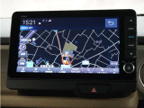 純正9インチHondaCONNECTナビ(LXU-242NBi)&バックカメラが装備されているので、普段の使い勝手もロングドライブも快適です。