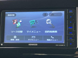 高機能ナビゲーションシステムが搭載されており、快適なドライブをサポートします。様々な機能で、目的地までの道案内をしっかりと行います。