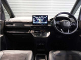 ◆インテリアパネル◆視界広々で非常に運転しやすくロングドライブでも疲れを感じさせないすっきりとまとまったインパネ周りです。