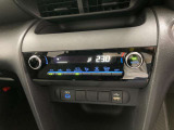 オートエアコンは温度を設定するだけで、自動で風量などを設定してくれます。運転しながら操作も必要ないので、安全性も向上します。