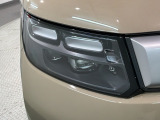LEDヘッドライトは、点灯の瞬間から最大光量を発揮し、突然暗くなるトンネルなどでの安定感を高めます。