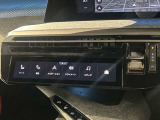 車両設定はタッチパネルにて操作可能です。