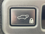 【パワーバックドア】スマートキーや運転席のボタンを押すだけでリアゲートが自動で開閉します!荷物を持っている時や、高い位置にあるバックドアを閉める際に便利な機能です♪