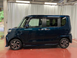 【スマートアシスト搭載車】 衝突回避支援ブレーキ機能(対車両・歩行者)、衝突警報機能(対車両・対歩行者)、誤発信抑制制御機能などのさまざまな機能で安全な運転をサポートします