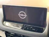 【メーカー純正ナビ】インテリアに溶け込むスタイリッシュな「専用設計」メーカーナビを装備♪視認性や操作性など基本性能にも優れ、より上質なカーライフをお楽しみいただけます。