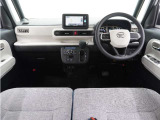 ◆インテリアパネル◆視界広々で非常に運転しやすくロングドライブでも疲れを感じさせないすっきりとまとまったインパネ周りです。