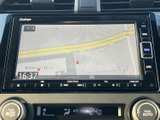 見やすい地図表示で、目的地までスムーズに案内。渋滞情報も確認でき、運転の負担を軽減します。遠出も安心ですね。