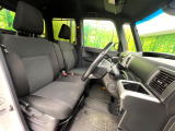 運転席シート廻りは使用感も少なく、良好な状態となっています。丁寧に使われていたことがよくわかりますね。