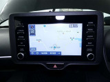 【ディスプレイオーディオ】・・・大型ディスプレイに各種オーディオ機能(AM/FMチューナー、Bluetooth対応)とスマートフォン連携機能を搭載。