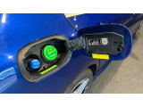 メルセデス・ベンツはドイツ本国シュツットガルト近郊でのメルセデス自車が関わった重大事故を、40年以上に亘って調査しています。エアバッグやシートベルトテンショナーは、この調査の結果生み出されました。