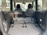 後席を倒すと大空間へと変身!たくさんの荷物を載せれます☆