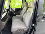 運転しやすい視界と、操作しやすい配置が魅力。快適なドライビングポジションを実現し、安全な運転をサポートします。