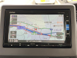 見やすい地図表示で、目的地まで迷うことなく到着できます。渋滞情報もリアルタイムで確認でき、スムーズな移動をサポートします。
