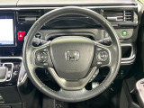 【純正革巻きステアリング】上質な革を使用することで、手にしっかり馴染みとても運転しやすいハンドルです♪
