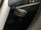 【クルーズコントロール】高速道路もラクラク走行。アクセルを離しても一定速度で走行ができ、長距離運転時の負担を軽減!加速・減速も簡単なスイッチ操作で調整できます。