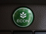 エンジン、エアコンなどを制御し低燃費な『ECONモード』に、また走りを楽しみたいとき、空調など快適性を重視したいときにはスイッチOFFで通常モードに切り替えができます!