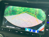 【バックカメラ】駐車時に後方がリアルタイム映像で確認できます。大型商業施設や立体駐車場での駐車時や、夜間のバック時に大活躍!運転スキルに関わらず、今や必須となった装備のひとつです!