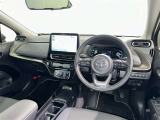運転席まわりです。 各操作スイッチは使いやすい位置に配置されてます。