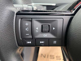 ステアリングスイッチ付きのハンドル!運転に支障をきたすことなくナビ操作が可能です!!