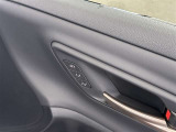 【シートポジションメモリー】運転席のシートの位置を3パターンまで記憶!異なるドライバーが車を使用する際に、毎回手動でシートを調整する手間を省くための機能です!?