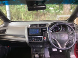 フロントガラスが大きく、ワイドな視界で運転もしやすくなるように、設計されています。