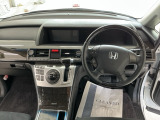【前方視界】開放的な前方視界!運転がしやすく疲れにくいです♪窓が大きく、見通しがとっても良いおクルマですよ♪
