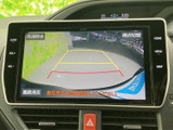 後方確認をサポートするモニター画面。駐車時や狭い道での運転を安全に行えます。運転に不安を感じる方にもおすすめです。