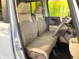 運転席シート廻りは使用感も少なく、良好な状態となっています。前オーナー様が丁寧に使っていたことがよくわかりますね。