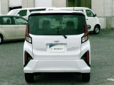 明るく広々、落ち着いた店内では、中古車のご検討・ご購入のほか、携帯電話(au)の購入等、様々なご相談に幅広く応えていきます♪